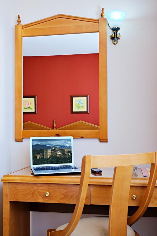 Hotel Tocina Business Albolote Zimmer foto